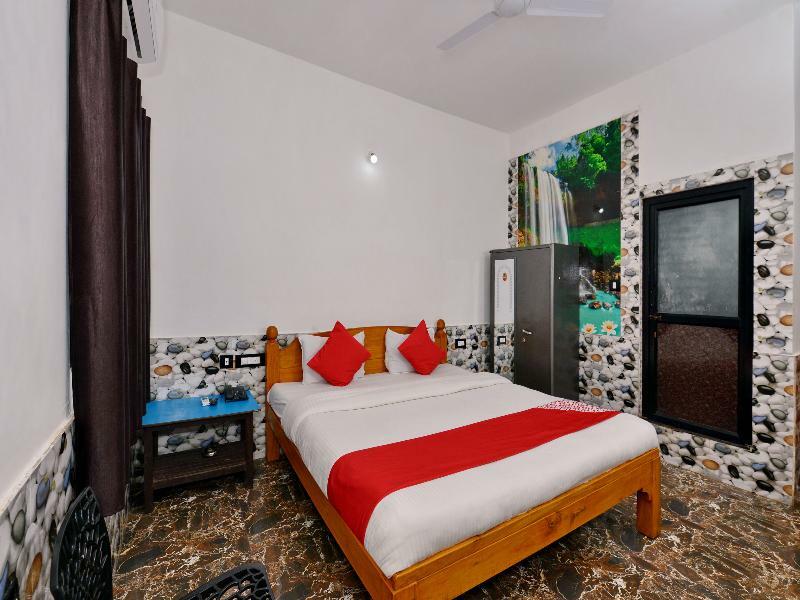 Oyo 10809 Hotel Tushar Inn Бага Екстериор снимка