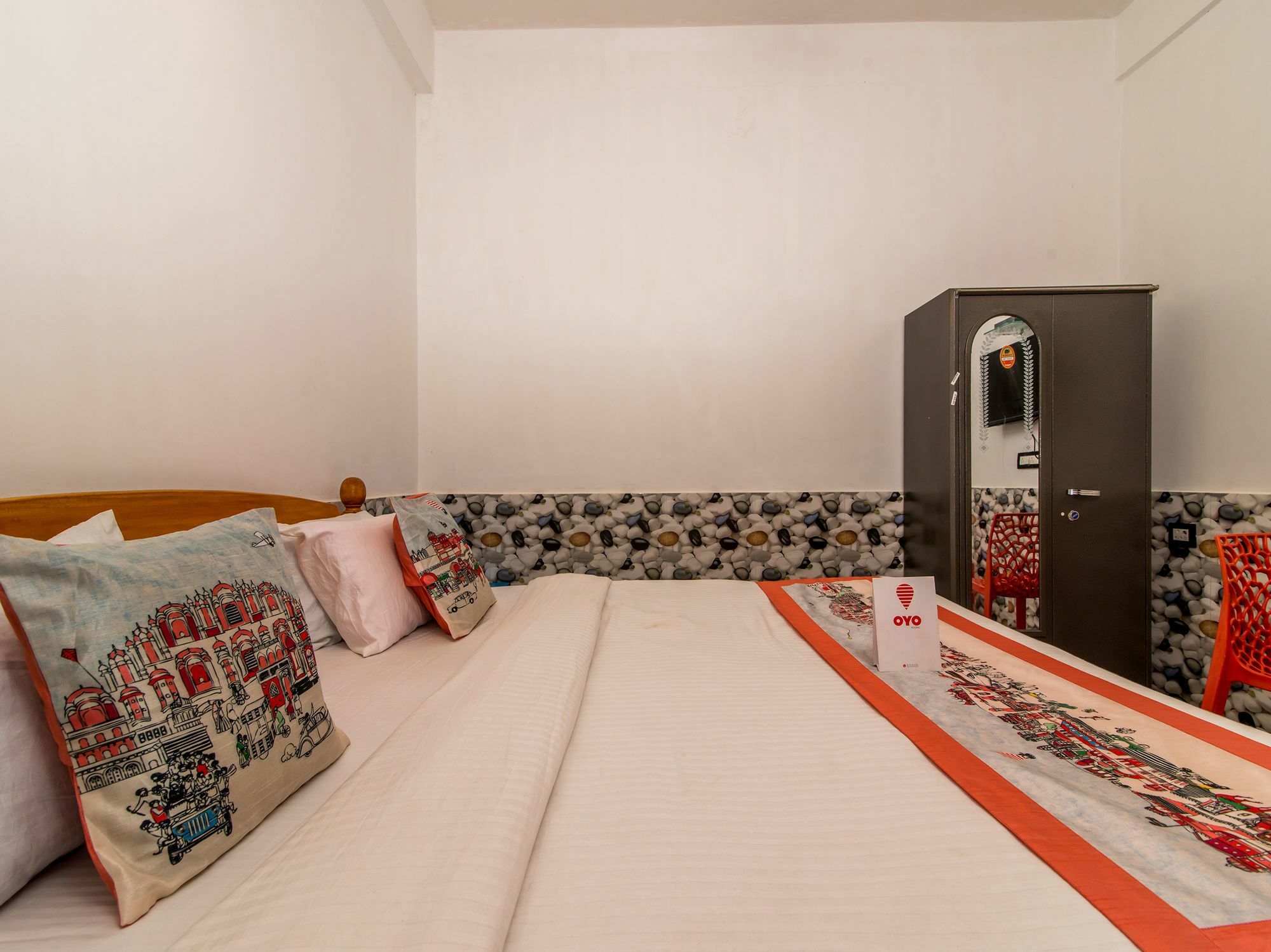 Oyo 10809 Hotel Tushar Inn Бага Екстериор снимка