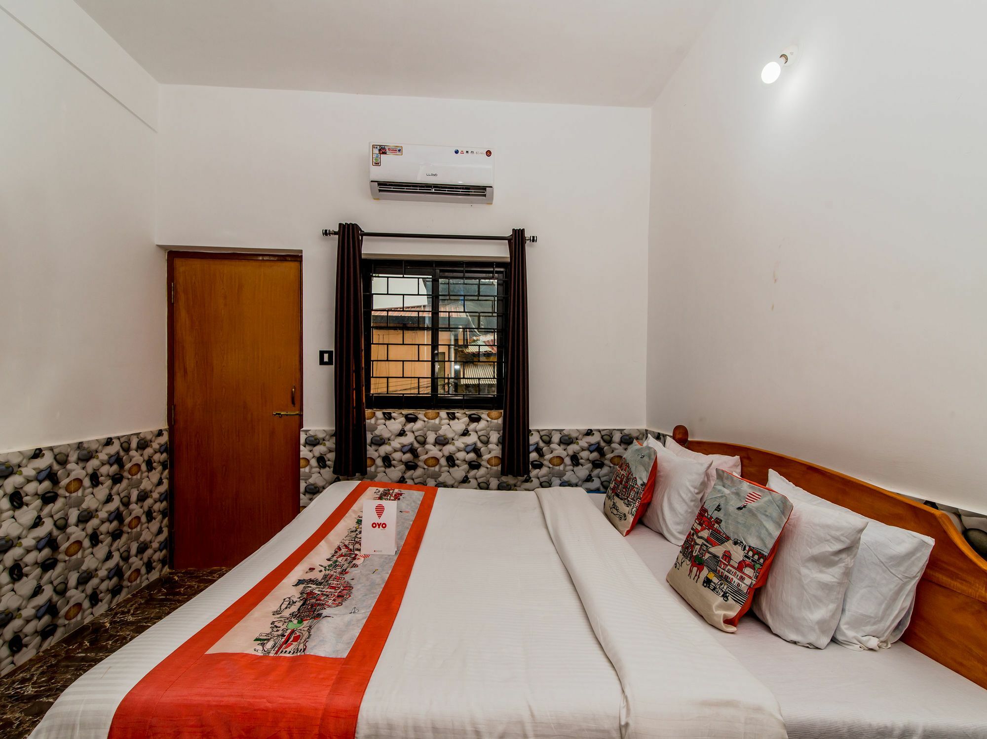 Oyo 10809 Hotel Tushar Inn Бага Екстериор снимка